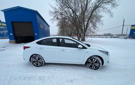 Hyundai Solaris II рестайлинг, 2017 год, 1 360 000 рублей, 4 фотография