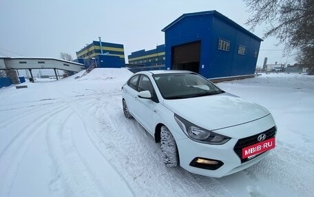 Hyundai Solaris II рестайлинг, 2017 год, 1 360 000 рублей, 5 фотография