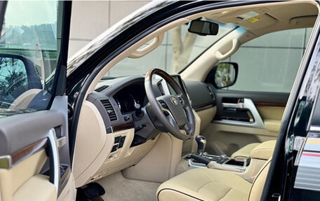 Toyota Land Cruiser 200, 2018 год, 15 834 000 рублей, 10 фотография