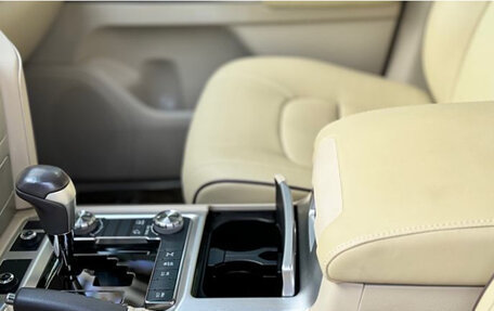 Toyota Land Cruiser 200, 2018 год, 15 834 000 рублей, 11 фотография