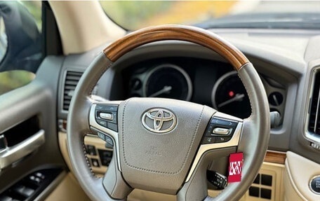 Toyota Land Cruiser 200, 2018 год, 15 834 000 рублей, 9 фотография