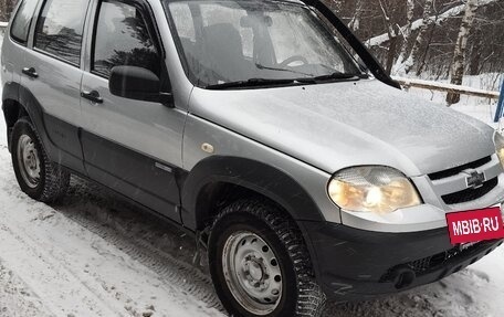 Chevrolet Niva I рестайлинг, 2010 год, 435 000 рублей, 2 фотография