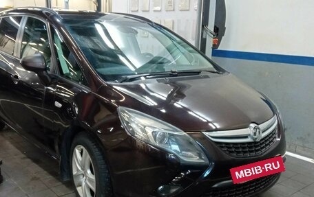 Opel Zafira C рестайлинг, 2013 год, 950 000 рублей, 2 фотография