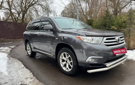 Toyota Highlander III, 2011 год, 1 900 000 рублей, 3 фотография