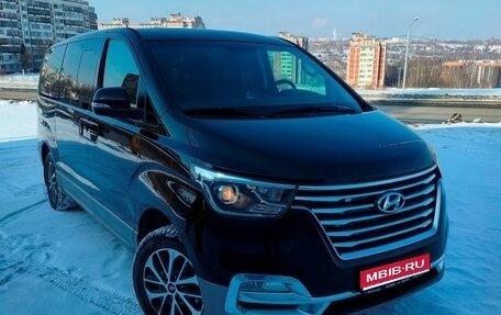 Hyundai Grand Starex Grand Starex I рестайлинг 2, 2018 год, 3 799 000 рублей, 1 фотография