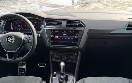 Volkswagen Tiguan II, 2019 год, 2 899 000 рублей, 18 фотография