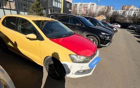 Volkswagen Polo VI (EU Market), 2011 год, 400 000 рублей, 2 фотография