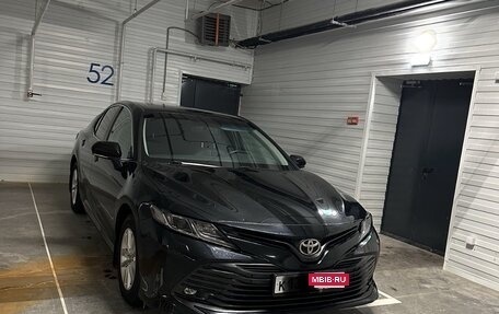 Toyota Camry, 2018 год, 3 050 000 рублей, 2 фотография