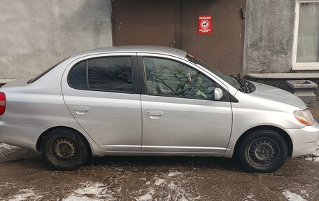 Toyota Platz, 2001 год, 370 000 рублей, 4 фотография