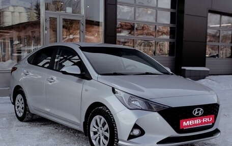 Hyundai Solaris II рестайлинг, 2021 год, 1 410 000 рублей, 3 фотография