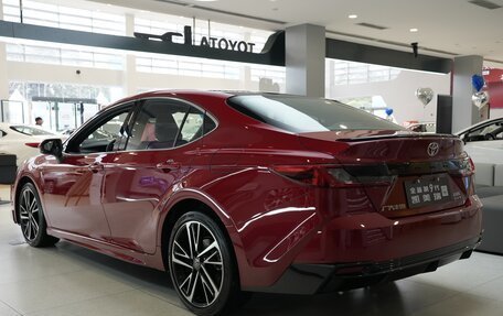 Toyota Camry, 2024 год, 3 990 000 рублей, 4 фотография