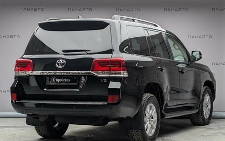 Toyota Land Cruiser 200, 2019 год, 6 299 000 рублей, 2 фотография