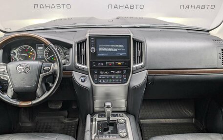 Toyota Land Cruiser 200, 2019 год, 6 299 000 рублей, 10 фотография