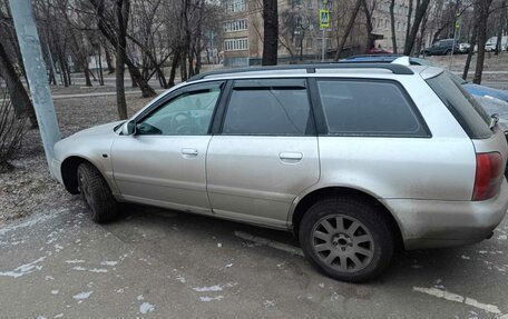 Audi A4, 1999 год, 550 000 рублей, 11 фотография