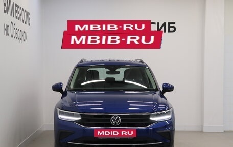 Volkswagen Tiguan II, 2021 год, 2 750 000 рублей, 3 фотография