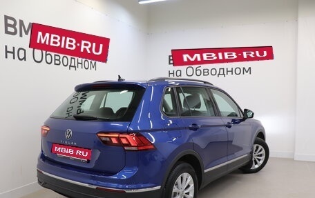 Volkswagen Tiguan II, 2021 год, 2 750 000 рублей, 2 фотография