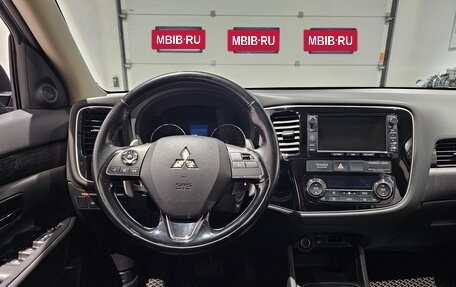 Mitsubishi Outlander III рестайлинг 3, 2015 год, 2 059 000 рублей, 7 фотография