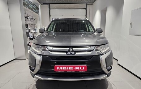 Mitsubishi Outlander III рестайлинг 3, 2015 год, 2 059 000 рублей, 2 фотография