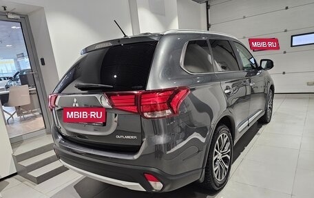 Mitsubishi Outlander III рестайлинг 3, 2015 год, 2 059 000 рублей, 4 фотография