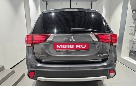 Mitsubishi Outlander III рестайлинг 3, 2015 год, 2 059 000 рублей, 5 фотография