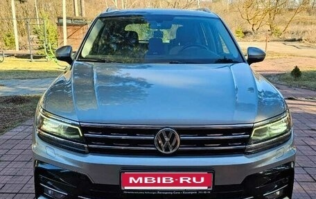 Volkswagen Tiguan II, 2018 год, 3 300 000 рублей, 3 фотография