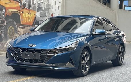 Hyundai Elantra, 2020 год, 1 850 000 рублей, 2 фотография