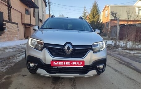 Renault Sandero II рестайлинг, 2019 год, 1 175 000 рублей, 2 фотография