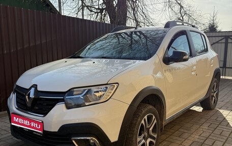 Renault Sandero II рестайлинг, 2019 год, 890 000 рублей, 1 фотография