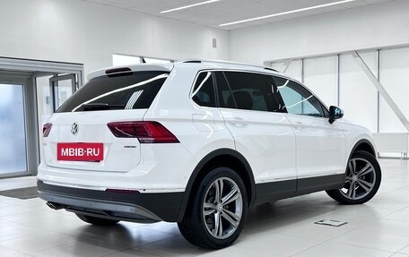 Volkswagen Tiguan II, 2018 год, 3 180 000 рублей, 2 фотография