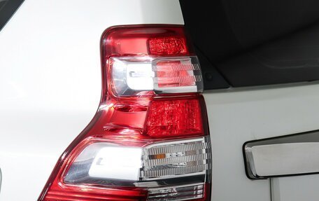 Toyota Land Cruiser Prado 150 рестайлинг 2, 2013 год, 3 698 000 рублей, 26 фотография