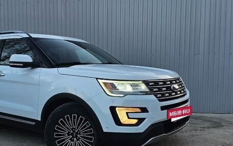 Ford Explorer VI, 2016 год, 3 250 000 рублей, 28 фотография