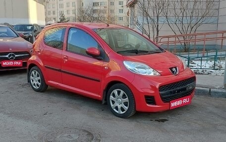 Peugeot 107 I рестайлинг, 2011 год, 520 000 рублей, 1 фотография