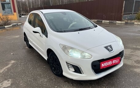 Peugeot 308 II, 2012 год, 585 000 рублей, 2 фотография