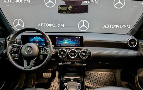 Mercedes-Benz A-Класс, 2018 год, 2 330 000 рублей, 14 фотография