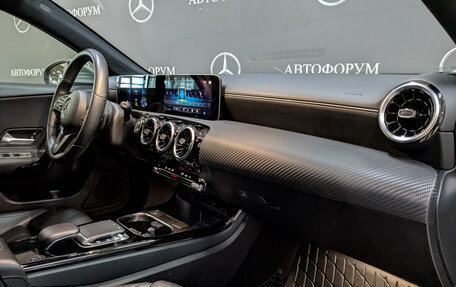 Mercedes-Benz A-Класс, 2018 год, 2 330 000 рублей, 13 фотография