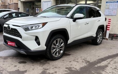 Toyota RAV4, 2019 год, 2 890 000 рублей, 1 фотография