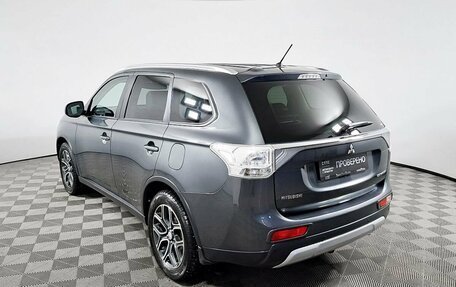 Mitsubishi Outlander III рестайлинг 3, 2014 год, 1 849 000 рублей, 8 фотография