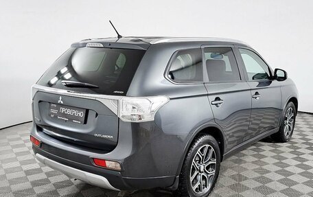 Mitsubishi Outlander III рестайлинг 3, 2014 год, 1 849 000 рублей, 6 фотография