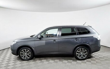 Mitsubishi Outlander III рестайлинг 3, 2014 год, 1 849 000 рублей, 10 фотография