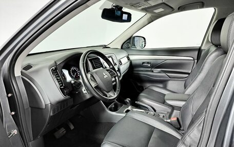 Mitsubishi Outlander III рестайлинг 3, 2014 год, 1 849 000 рублей, 20 фотография