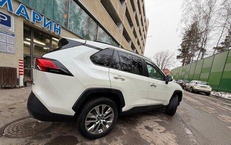 Toyota RAV4, 2019 год, 2 890 000 рублей, 6 фотография