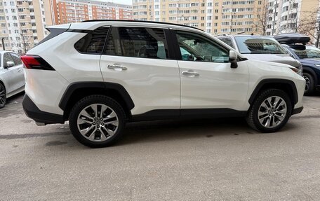 Toyota RAV4, 2019 год, 2 890 000 рублей, 17 фотография