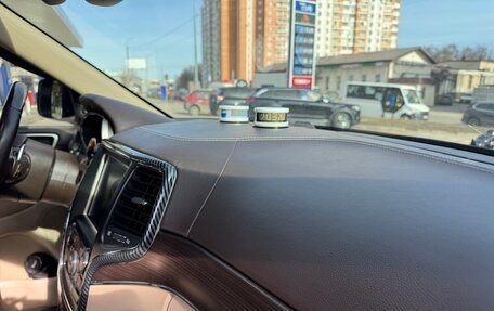 Jeep Grand Cherokee, 2014 год, 3 180 000 рублей, 22 фотография
