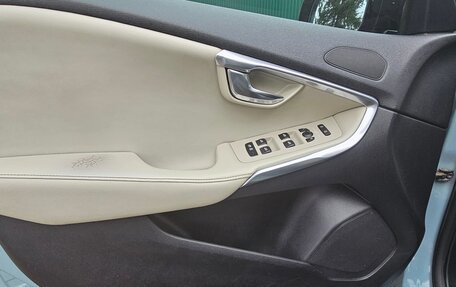 Volvo V40 II рестайлинг, 2017 год, 1 390 000 рублей, 9 фотография