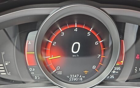 Volvo V40 II рестайлинг, 2017 год, 1 390 000 рублей, 17 фотография