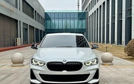 BMW 1 серия, 2022 год, 2 020 000 рублей, 2 фотография