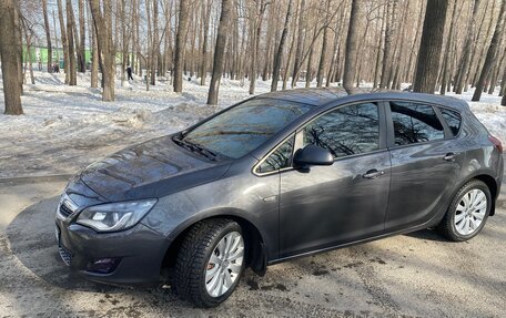 Opel Astra J, 2010 год, 620 000 рублей, 2 фотография