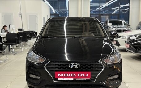 Hyundai Solaris II рестайлинг, 2018 год, 900 000 рублей, 2 фотография