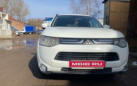 Mitsubishi Outlander III рестайлинг 3, 2012 год, 1 290 000 рублей, 6 фотография