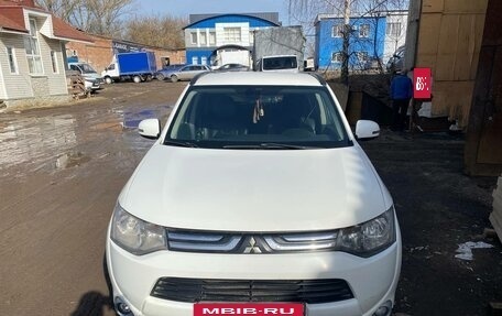 Mitsubishi Outlander III рестайлинг 3, 2012 год, 1 290 000 рублей, 9 фотография